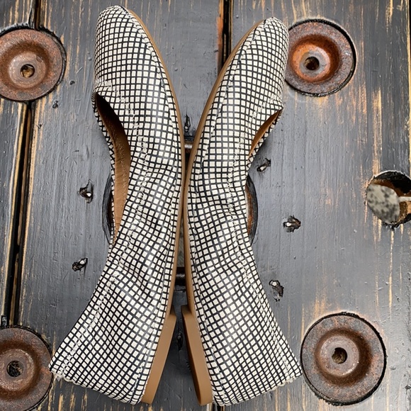 NWOB- Lucky Brand Emmie Ballet Flats - Picture 6 of 8